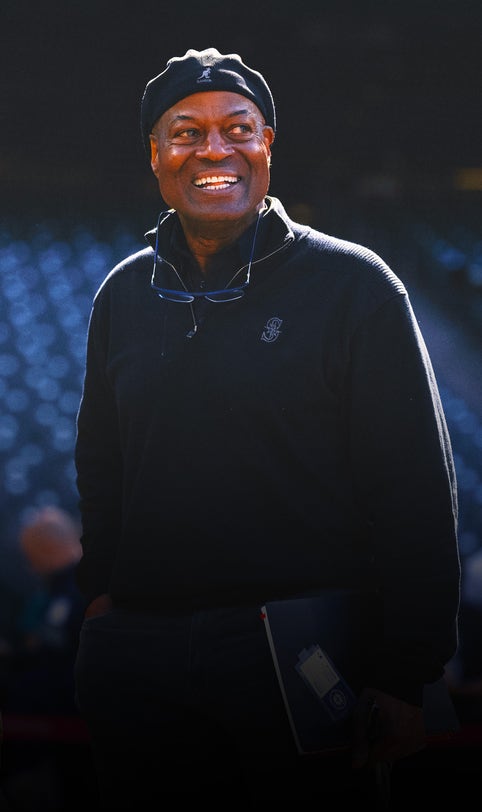 Dave Sims replacing John Sterling as Yankees radio play-by-play broadcaster